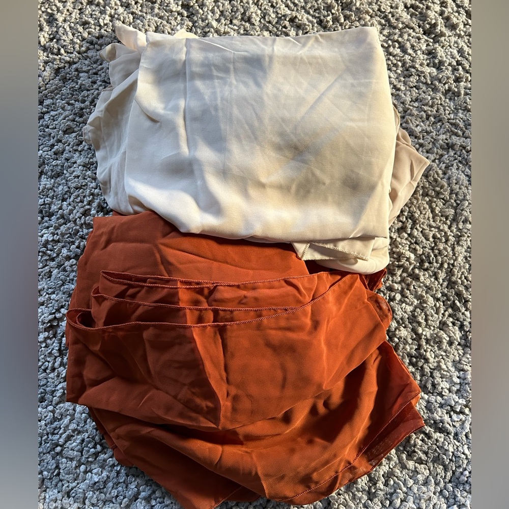 10 Chiffon Runners (6 terracotta 4 champigne)